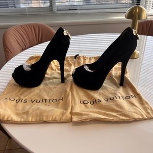 Louis Vuitton Gold-Tone Lock black Suede Oh Really Peep Toe Pumps